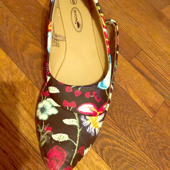 Flats - Picture 1 of 1